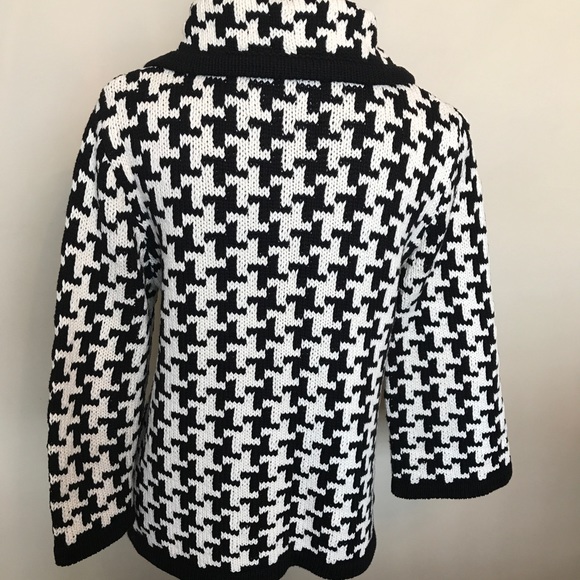 525 America Houndstooth cardigan w/black buttons - Picture 2 of 4